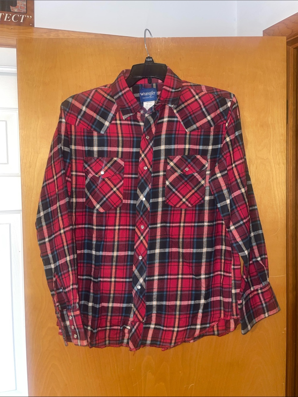 Wrangler 100% cotton long sleeve button down size large